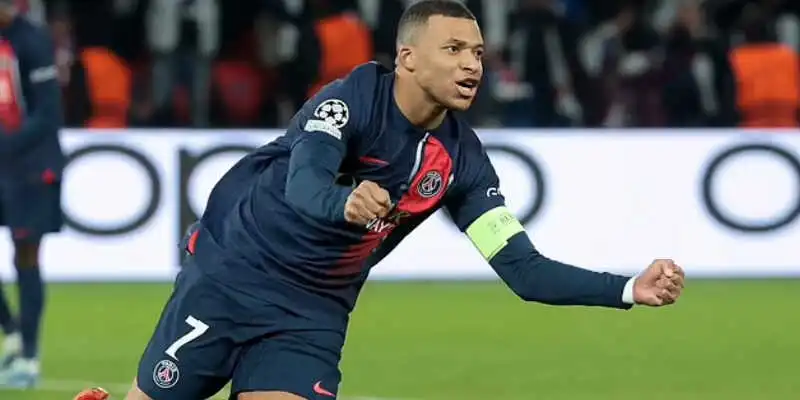 Gia nhập PSG đánh dấu mốc son của một tiền đạo trẻ - Mbappe