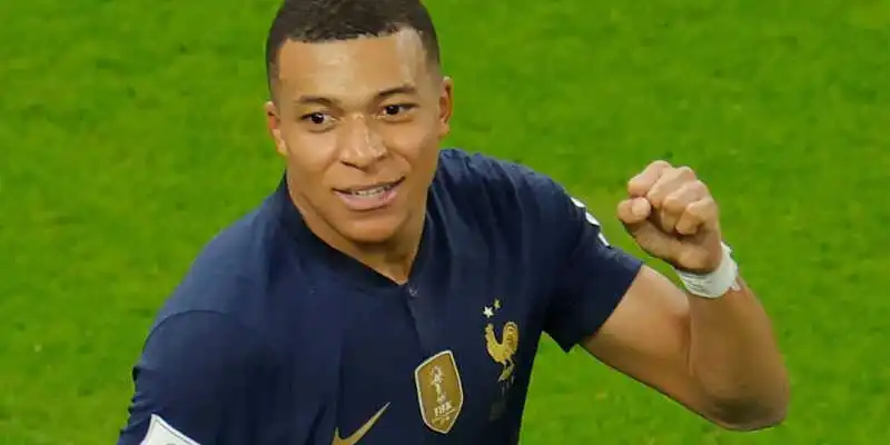 Tổng quan về hành trình ươm mầm và tỏa sáng của Mbappe